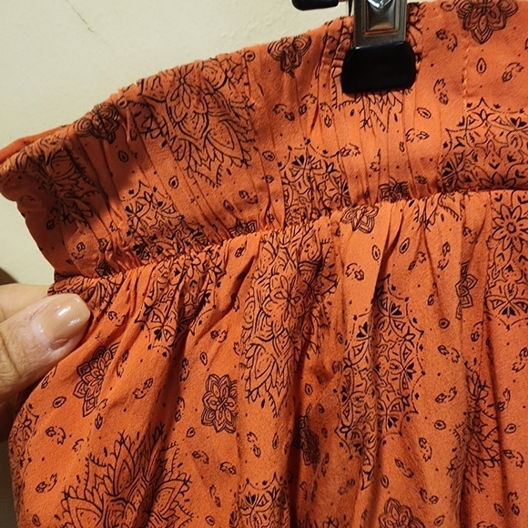 Torrid medallion tiered skater skirt size 1 - Picture 6 of 9